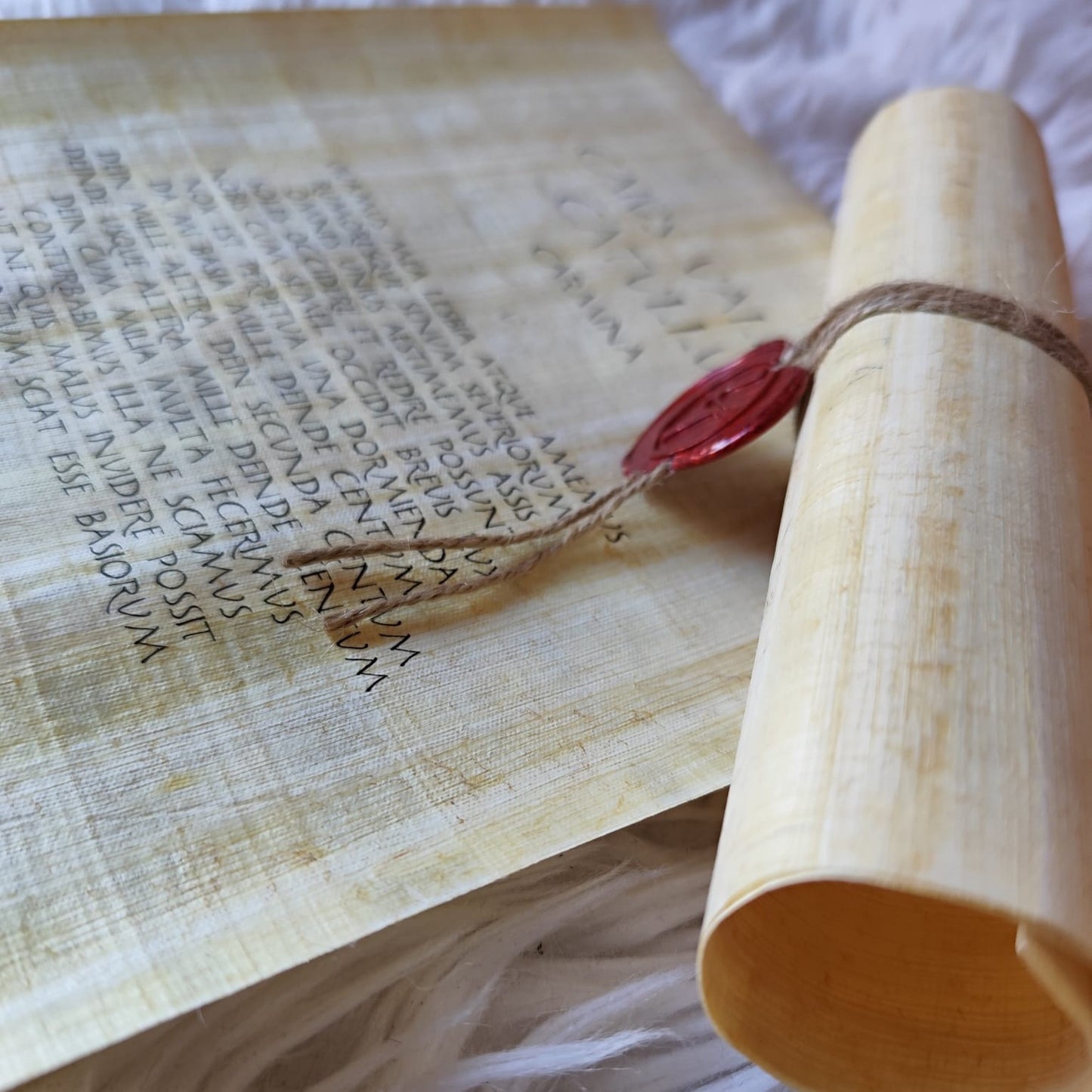 Papiro amoroso de Catulo (Poemas 5 y 85, en latín)